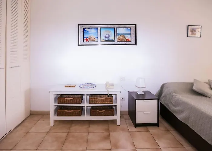 Castle Harbour 347 *