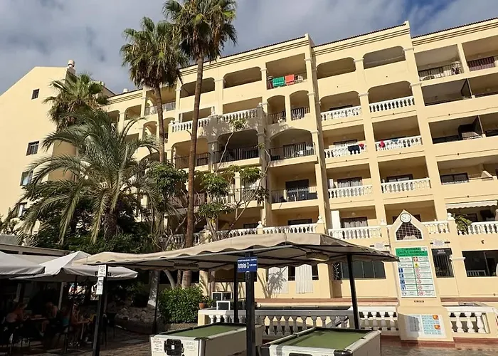 Inn Castle Harbour 347